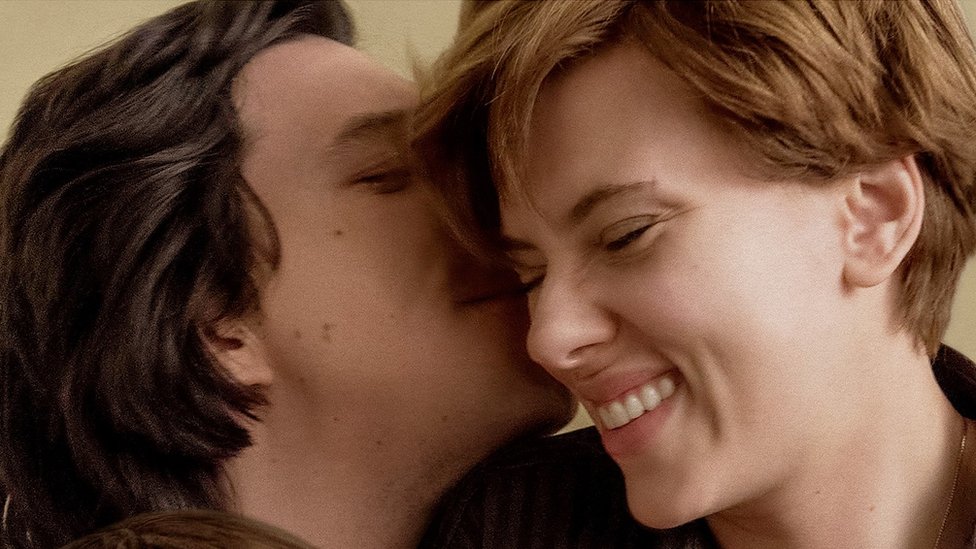 Scarlett Johansson y Adam Driver fueron nominados a los Globos de Oro. (Foto Prensa Libre: Netflix)