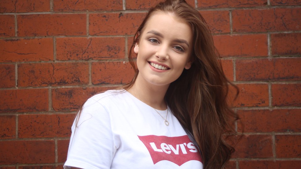 Poder tomarse "un día de resaca" en el trabajo es un gran beneficio, cuenta Ellie Entwistle. (Foto Prensa Libre: Audit Lab)