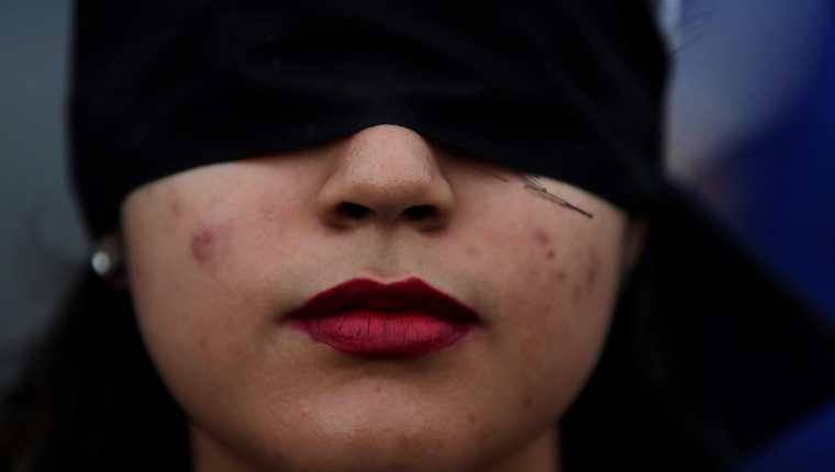 La violencia y acoso contra las mujeres ha despertado marchas en múltiples países. (Foto Prensa Libre: EFE)