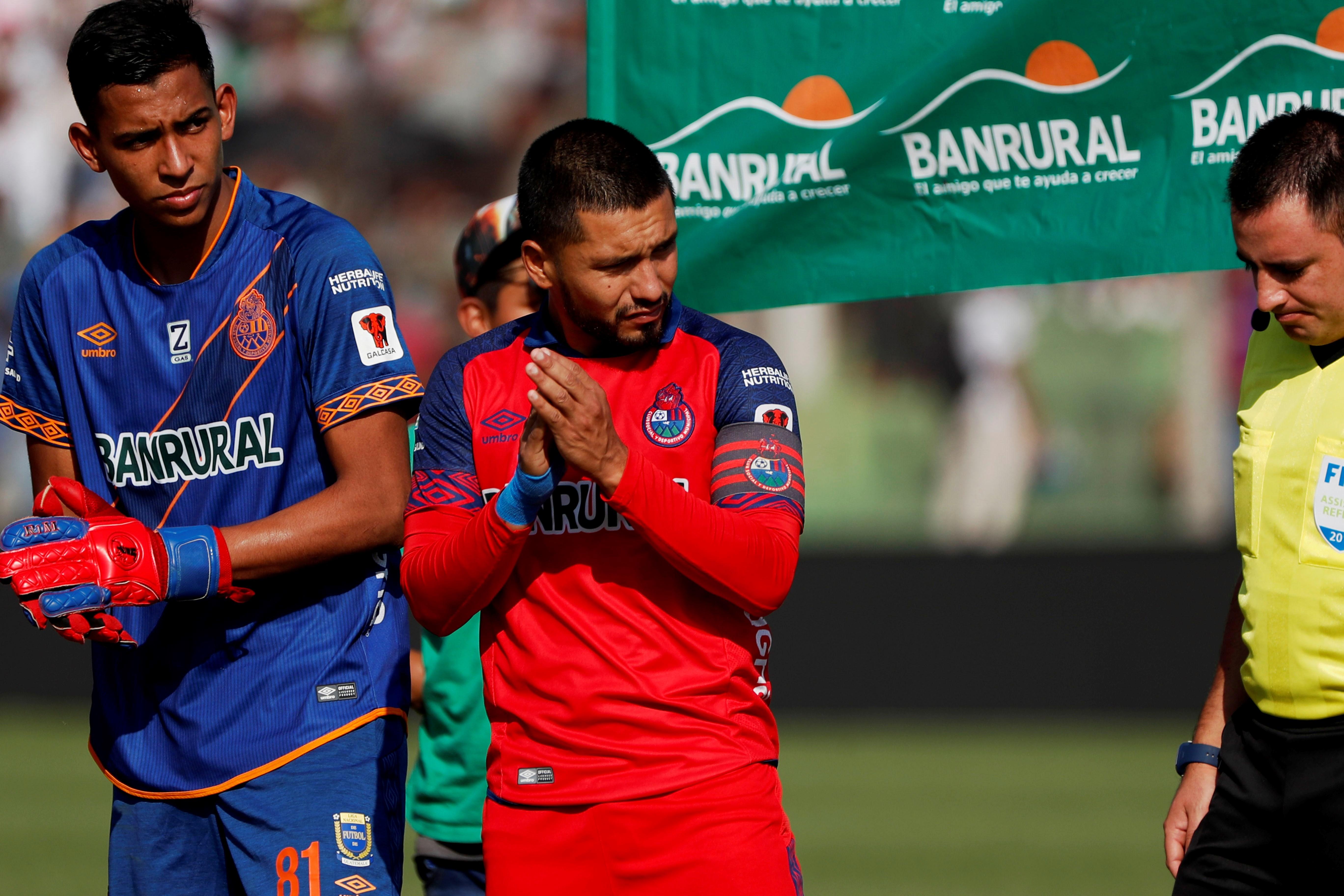 Jaime Alas no podrá salir de capitán frente a Antigua. (Foto Prensa Libre: EFE)