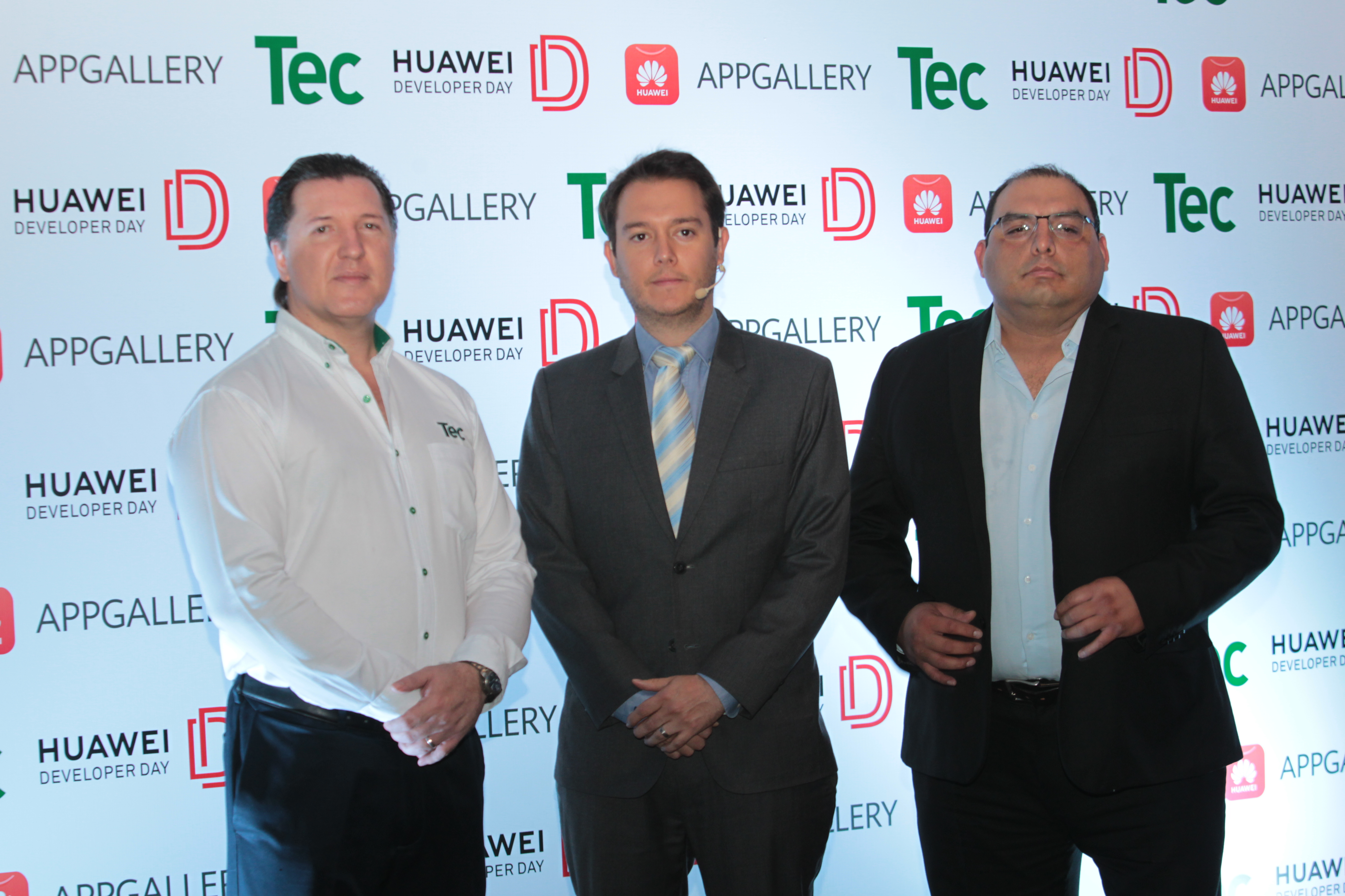 Representantes del TEC y Huawei desarrollaron la primera edición del Huawei Developer Day. Foto Prensa Libre: Norvin Mendoza