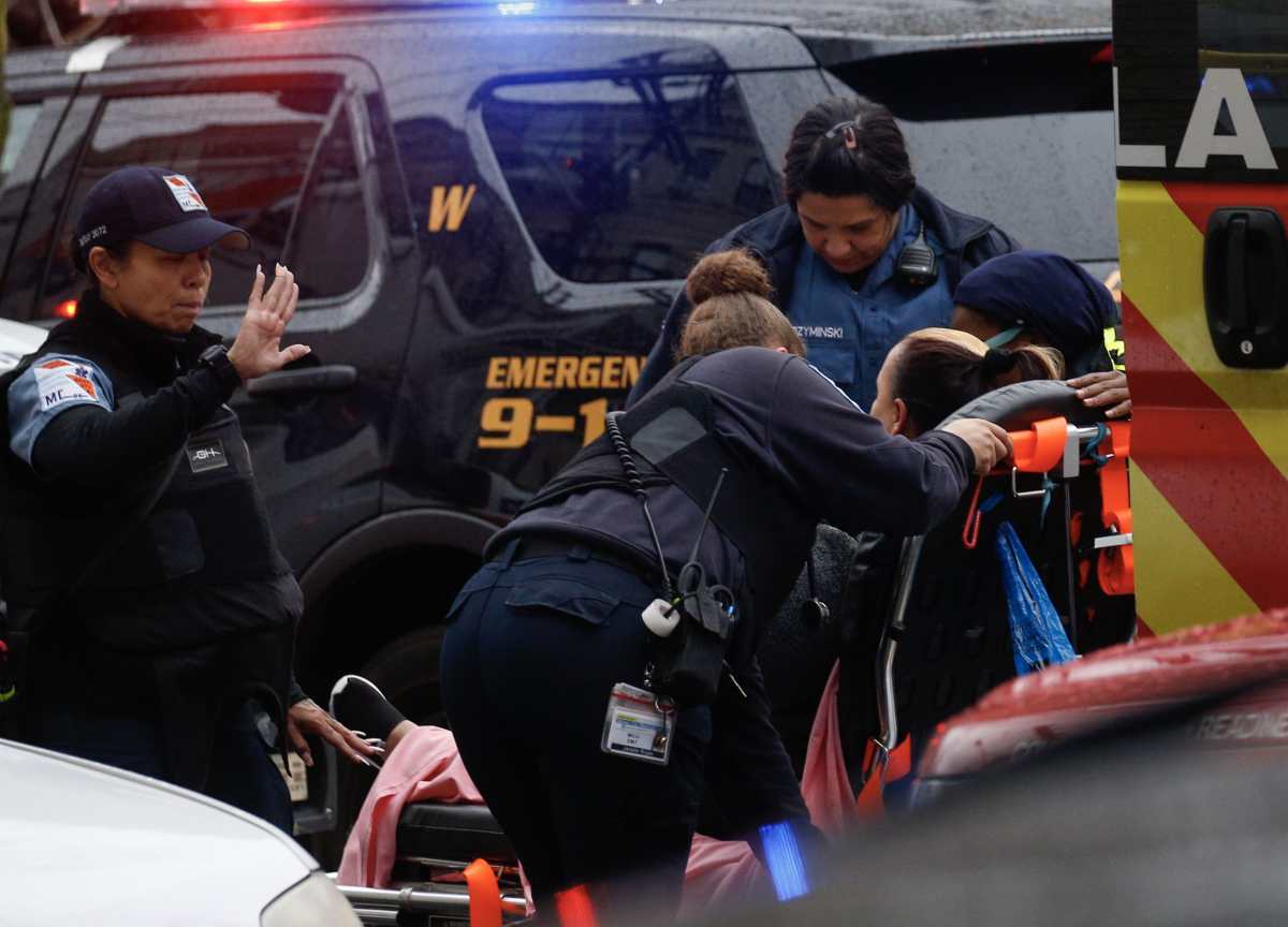 Un policía, dos atacantes y tres ciudadanos muertos en balacera en Nueva Jersey