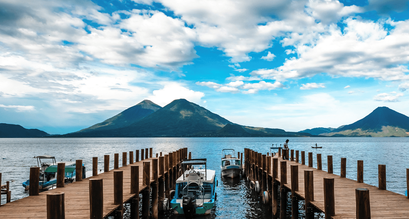 Panajachel y municipios de la cuenca del Lago de Atitlán siguen siendo uno de los destinos favoritos. (Foto, Prensa Libre: Hemeroteca PL).