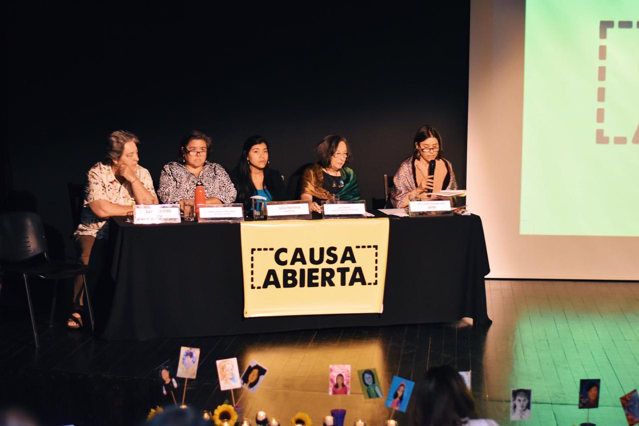 Durante el panel, las expertas hablaron sobre cómo la tragedia ocurrida en 2017 en el Hogar Virgen de la Asunción, ejemplifica el abandono y la insuficiencia con que el Estado atiende -en todos los niveles- las necesidades de las mujeres en Guatemala. (Foto Prensa Libre: Cortesía)