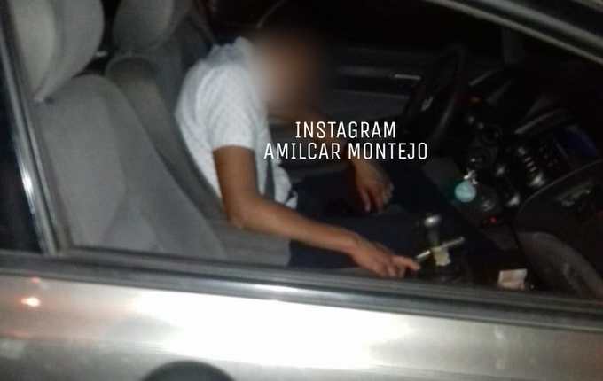 El vocero de Emetra divulgó la foto de este conductor que se quedó dormido en el carril central del Anillo Periférico. (Foto, Prensa Libre: Amílcar Montejo).