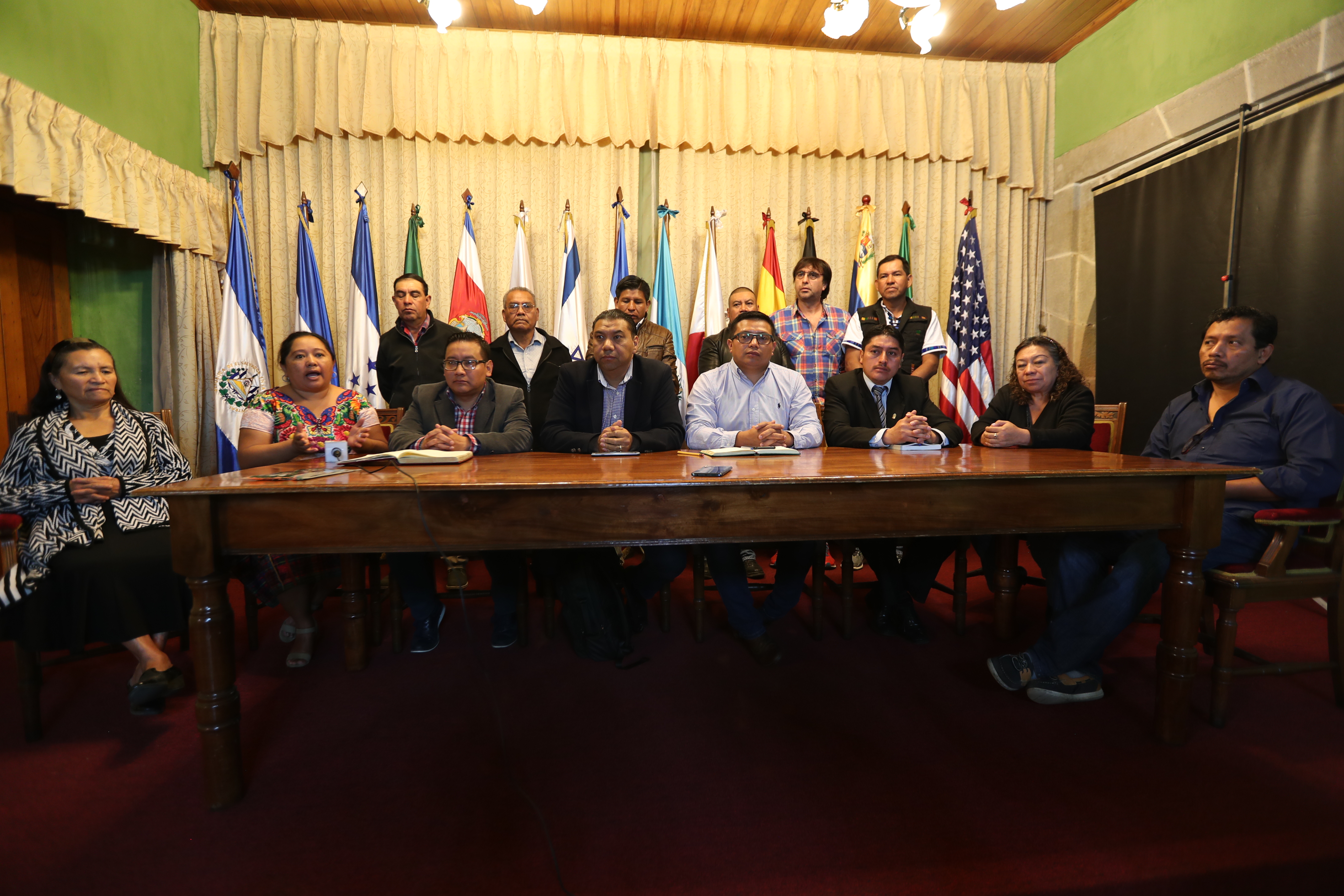 Los representantes de sociedad civil aseguraron que ninguno de sus integrantes se postulará para gobernador departamental. (Foto Prensa Libre: María Longo) 
