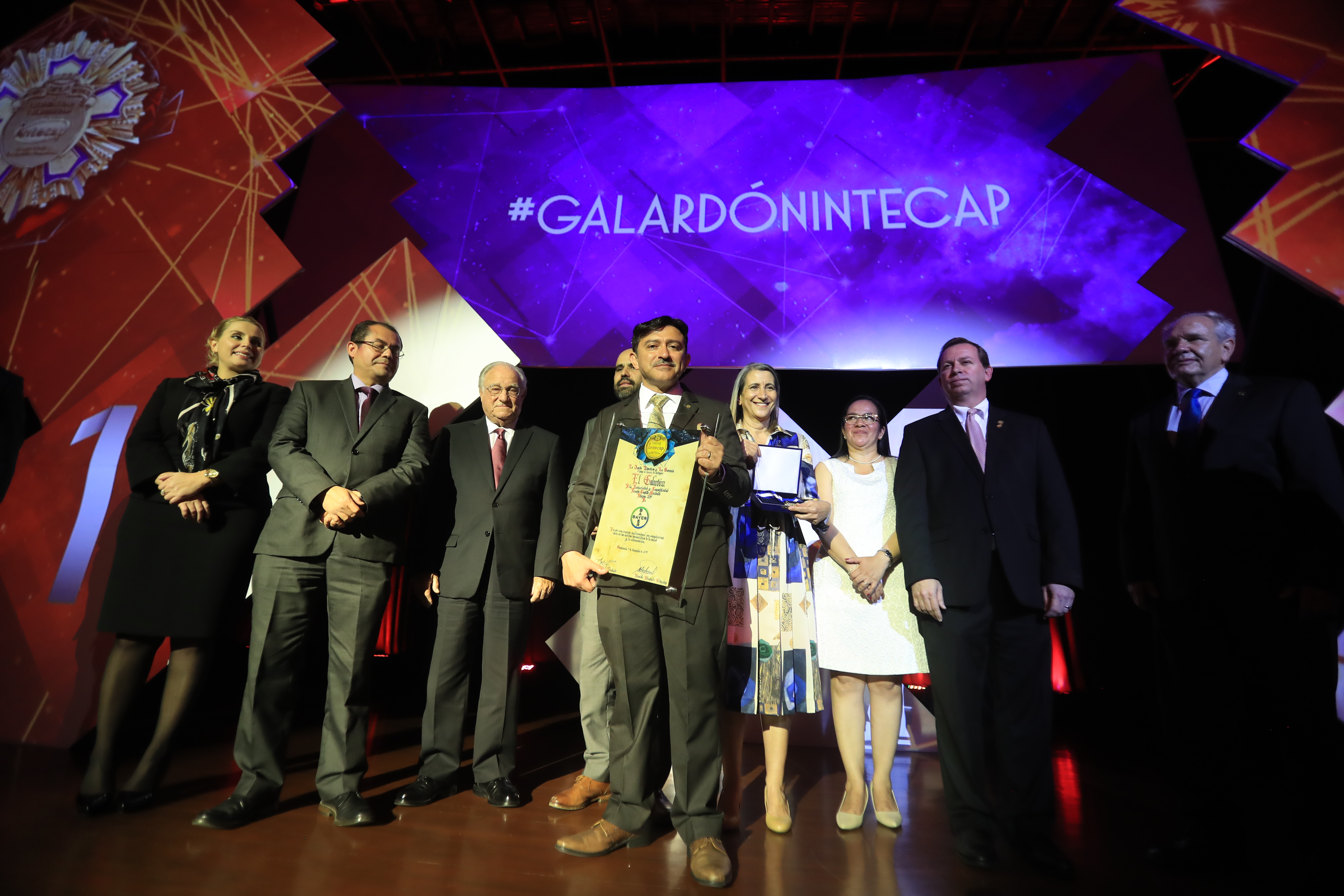 El INTECAP entrega desde hace 18 años, el Galardón a la Productividad y Competitividad Ricardo Castillo Sinibaldi, a las empresas destacadas que aporten al desarrollo del país. (Foto Prensa Libre: Hemeroteca PL).