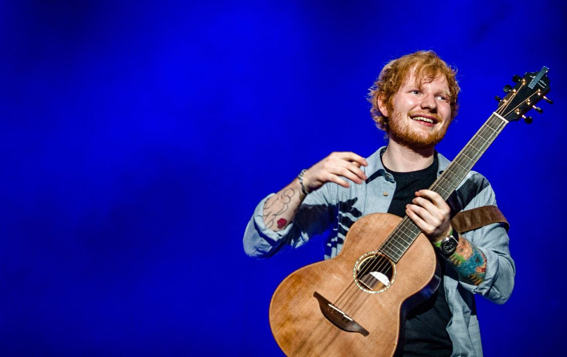 El cantante y compositor británico Ed Sheeran durante una de sus presentaciones. (Foto Prensa Libre: EFE)
