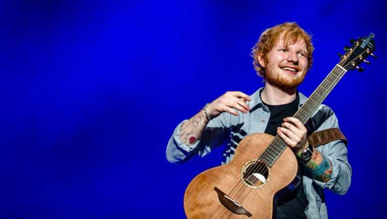 El cantante y compositor británico Ed Sheeran durante una de sus presentaciones. (Foto Prensa Libre: EFE). 