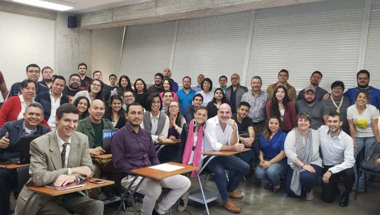 Más de 50 emprendedores guatemaltecos formaron parte del programa Empréndete Guate 2019. (Foto Prensa Libre: Cortesía)