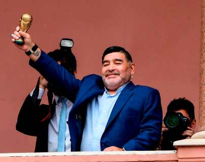 Juan Sebastián Verón desea que Maradona “salve” al Gimnasia del descenso