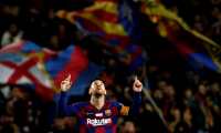 GRAF5271. BARCELONA, 07/12/2019.- El delantero del FC Barcelona Leo Messi celebra tras marcar el quinto gol ante el RCD Mallorca, durante el partido de Liga en Primera División disputado este sábado en el Camp Nou, en Barcelona. EFE/Toni Albir