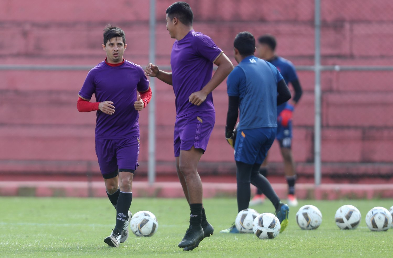 Alejandro Díaz asegura que defenderá los colores de Municipal frente a Antigua. (Foto Prensa Libre: Francisco Sánchez)