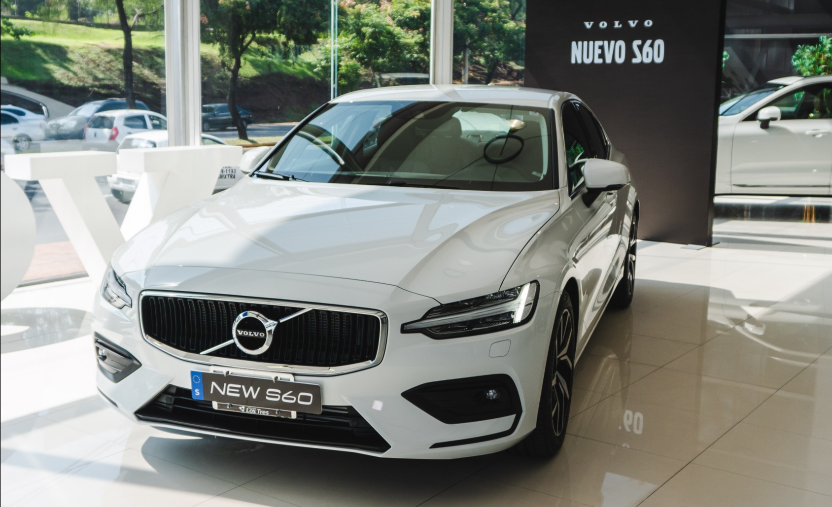 El nuevo Sedán de Volvo mantiene la elegancia, deportividad y exclusividad de la marca. Foto Prensa Libre: Cortesía. 