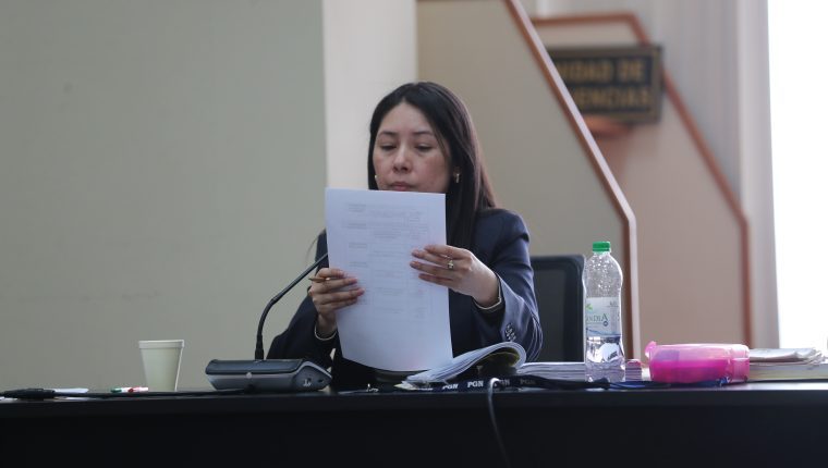 El proceso contra la jueza Érika Aifán es por supuestas anomalías en autorización de diligencias. (Foto Prensa Libre: Érick Ávila)