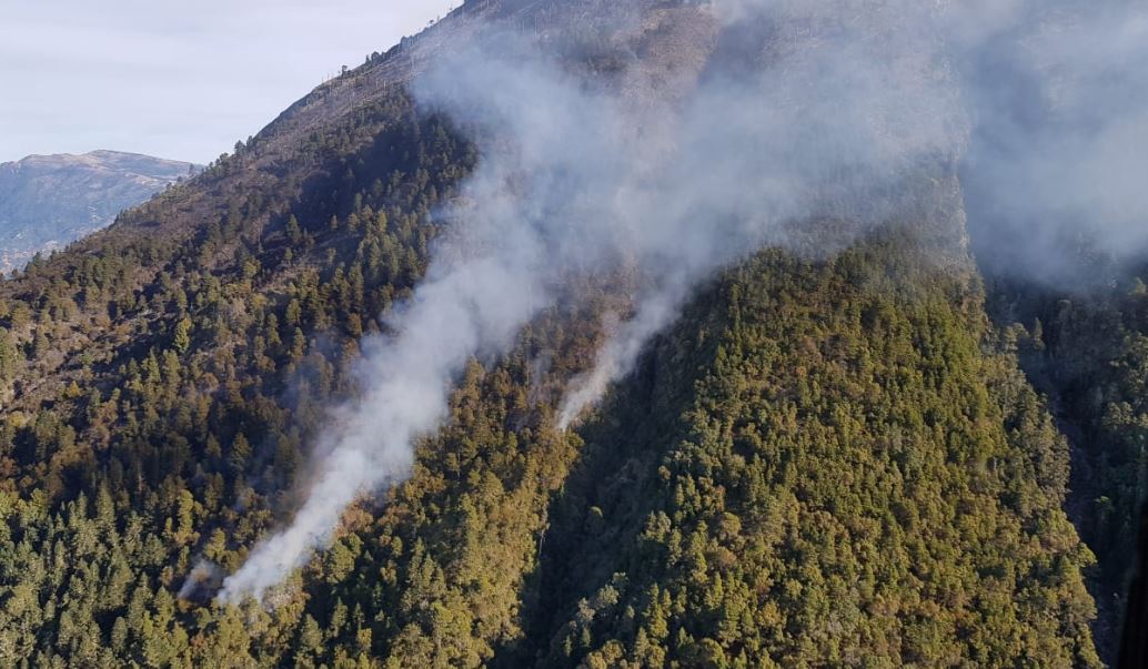 Vista del incendio en el Volcán Tajumulco. (Foto Prensa Libre: Cortesía)