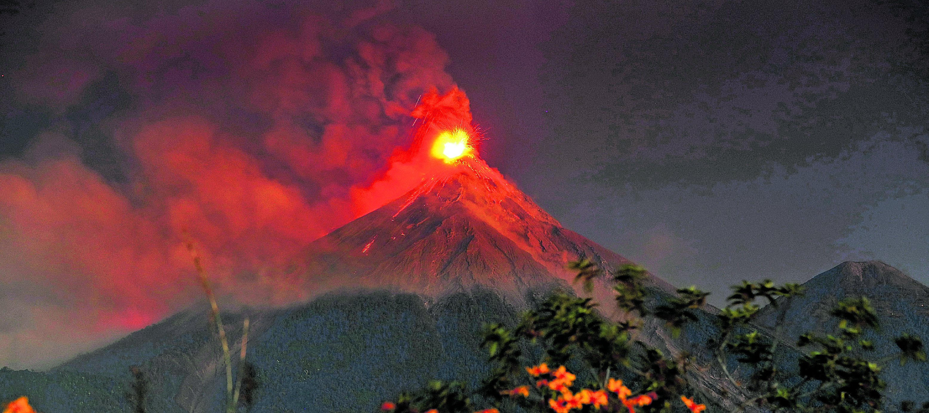 El Volcán de Fuego es uno de los más activo del país. (Foto Hemeroteca PL) 