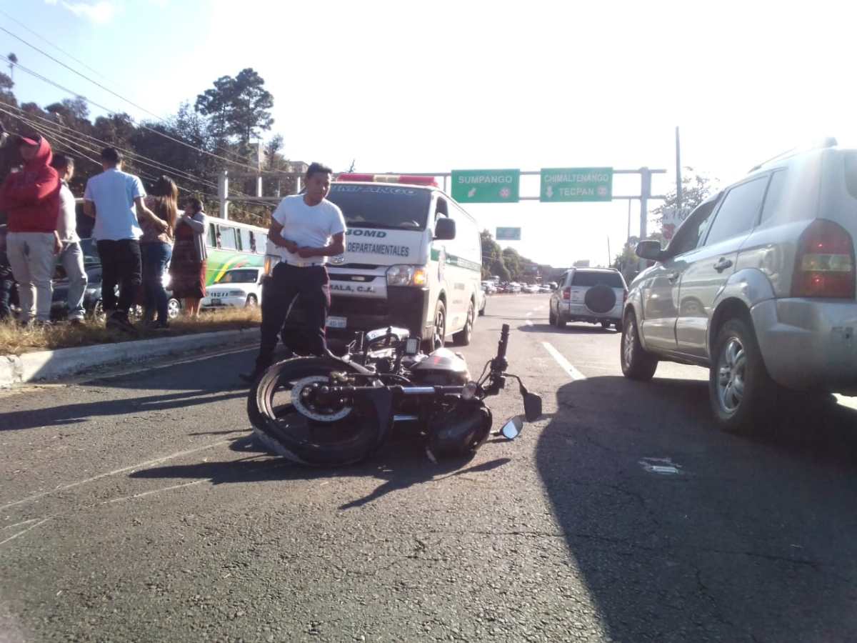 Dos personas mueren en accidente de tránsito en entrada a Sumpango