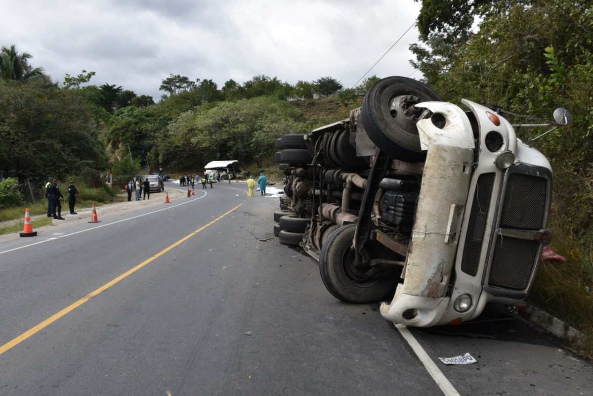 Gualán, Zacapa: Inacif descarta que pilotos de bus y tráiler iban bajo efectos de alcohol