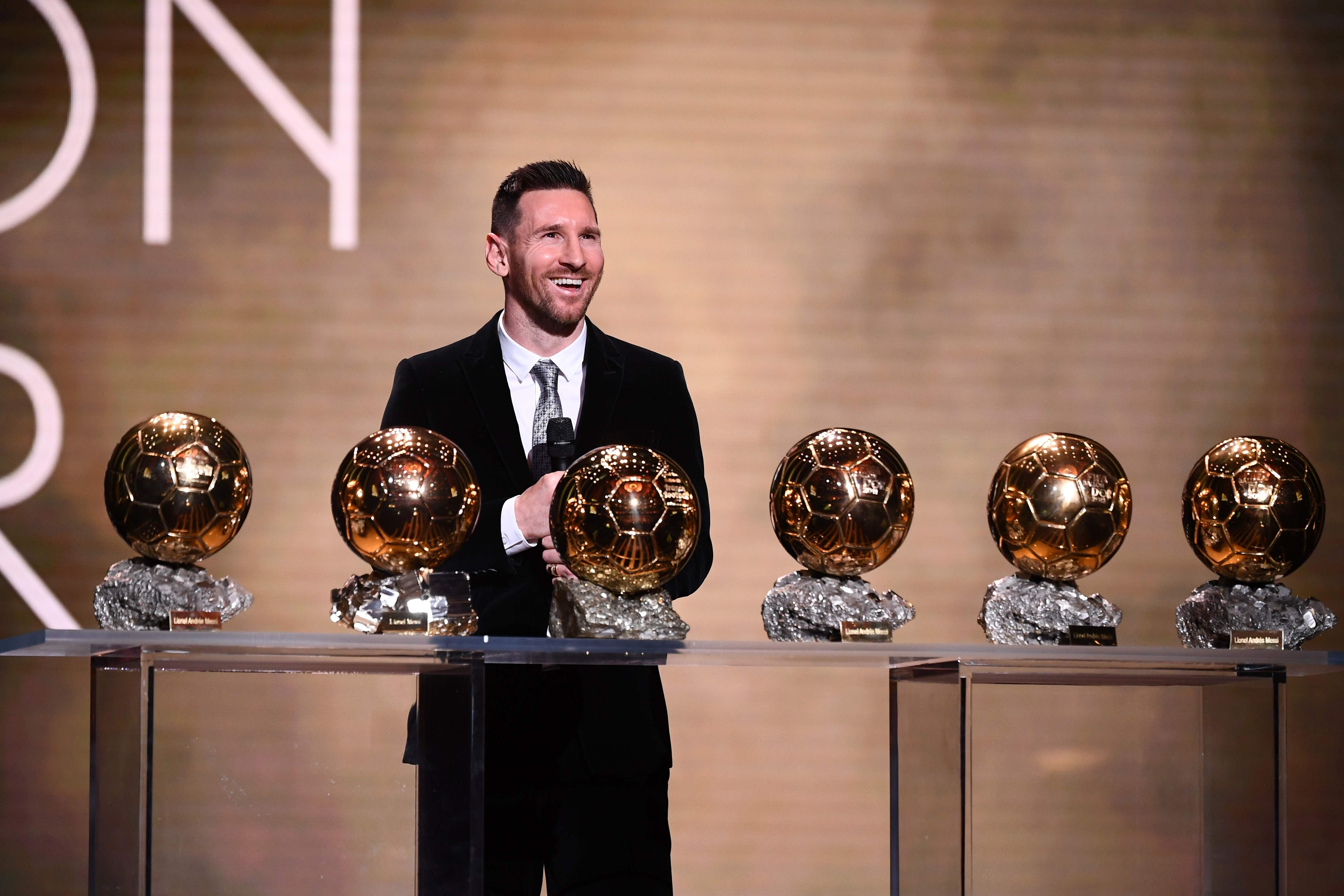El delantero argentino Lionel Messi obtuvo su sexto Balón de Oro, galardón que corona al mejor jugador del mundo. (Foto Prensa Libre: AFP)