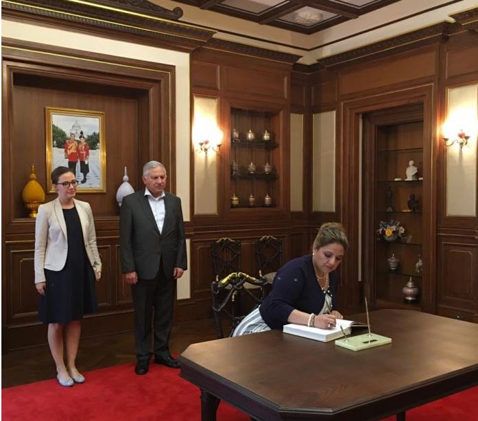 La canciller Sandra Jovel viajó para la apertura de nuevas embajadas. (Foto Prensa Libre: AGN)