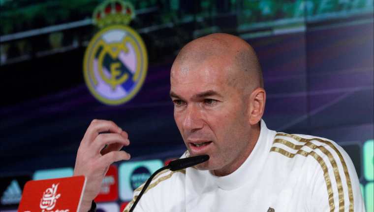  El entrenador francés del Real Madrid, Zinedine Zidane, durante la rueda de prensa previa al partido de la décimo octava jornada de LaLiga Santander que disputará este domingo ante el Athletic de Bilbao en el Estadio Santiago Bernabéu. EFE