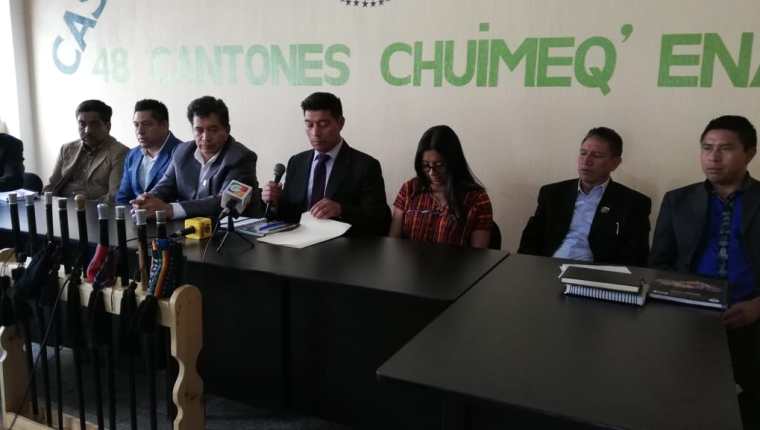 Junta directiva de los 48 cantones de Totonicapán rechaza  la participación exdiputados a la convocatoria a gobernador. (Foto Prensa Libre: Mynor Toc) 