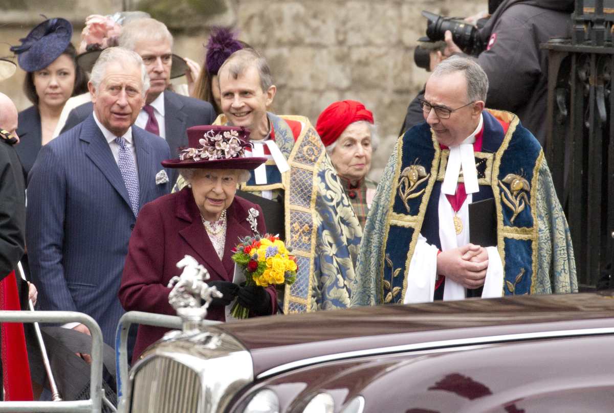 Abdicación, muerte, divorcios… Los escándalos de la familia real británica