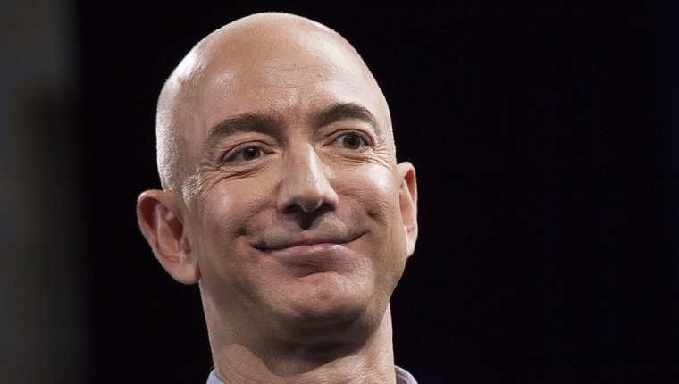 Jeff Bezos ganó en una década US$102.100 millones.