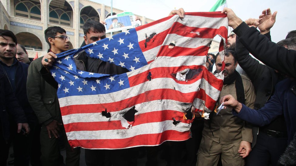 Parte de la población iraní protestó este viernes por la muerte de Soleimani en un ataque por parte de EE. UU. AFP