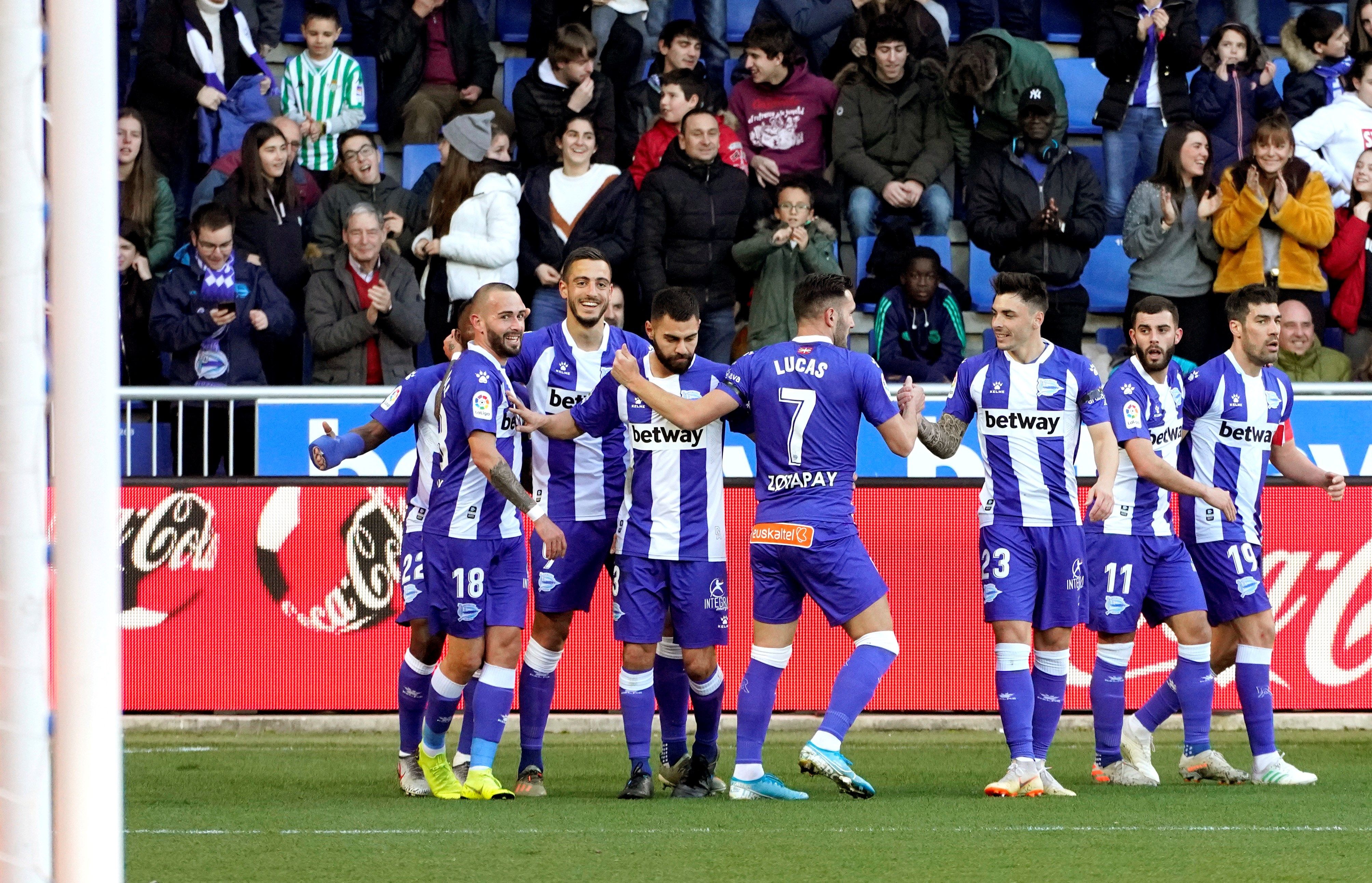 El equipo del Alavés está en cuarentena por estar en un de los lugares con más contagio en España. (Foto Prensa Libre: EFE)