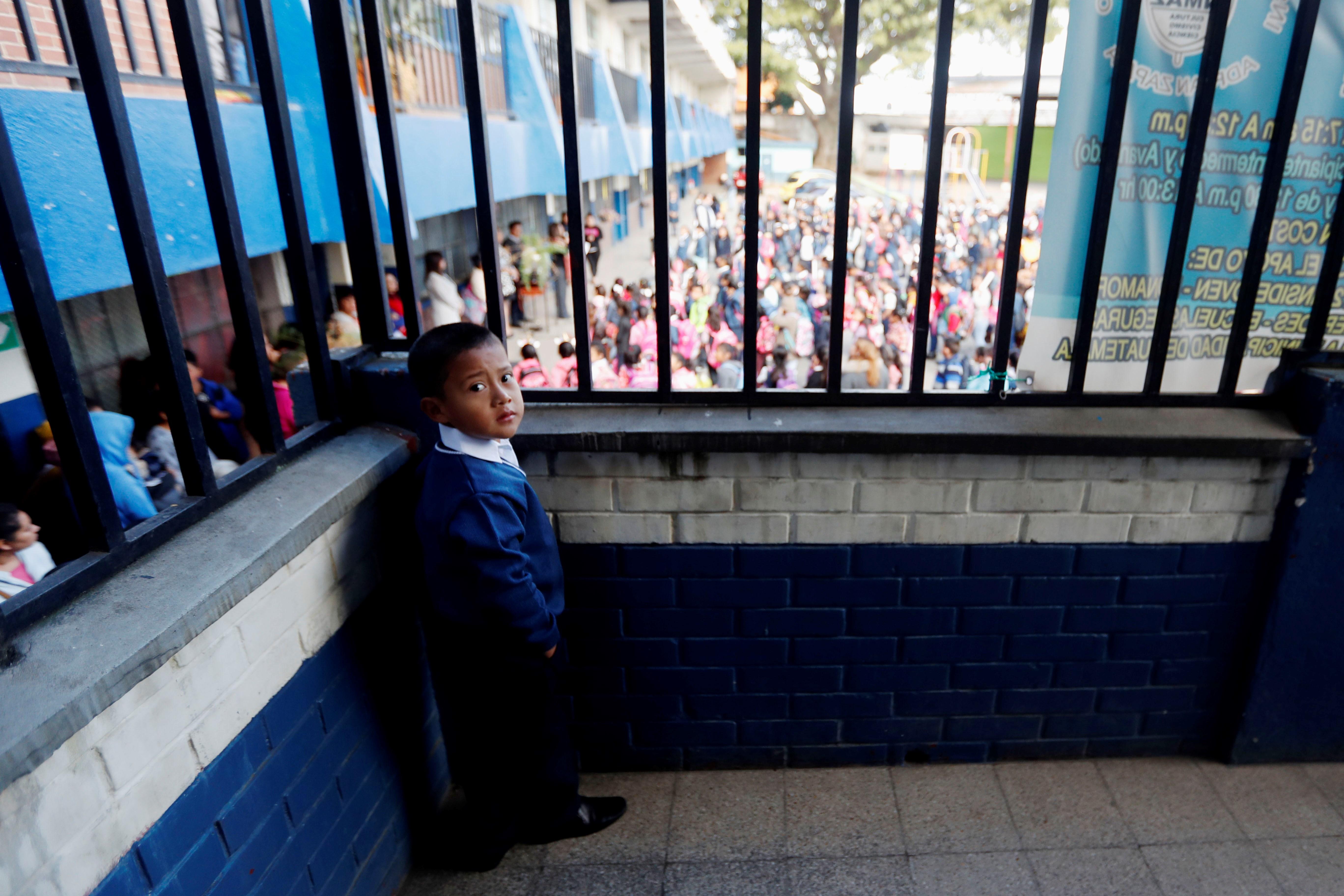 El riego de que los niños no retomen los estudios y aumente la deserción escolar es un efecto secundario a la pandemia del covid-19. (Foto Prensa Libre: Hemeroteca PL)