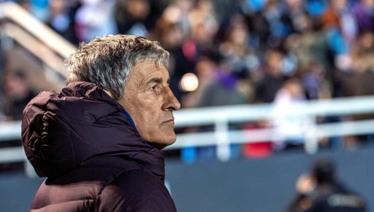 El entrenador del Barcelona, Quique Setién tiene otra exigencia. (Foto Prensa Libre: EFE )