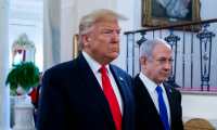 Washington (United States), 28/01/2020.- US President Donald J. Trump (L) and Prime Minister of Israel Benjamin Netanyahu (R) enter the East Room of the White House for the unveiling of Trump's Middle East peace plan, in Washington, DC, USA, 28 January 2020. US President Donald J. Trump's Middle East peace plan is expected to be rejected by Palestinian leaders, having withdrawn from engagement with the White House after Trump recognized Jerusalem as the capital of Israel. The proposal was announced while Netanyahu and his political rival, Benny Gantz, both visit Washington, DC. (Estados Unidos, Jerusalén) EFE/EPA/MICHAEL REYNOLDS