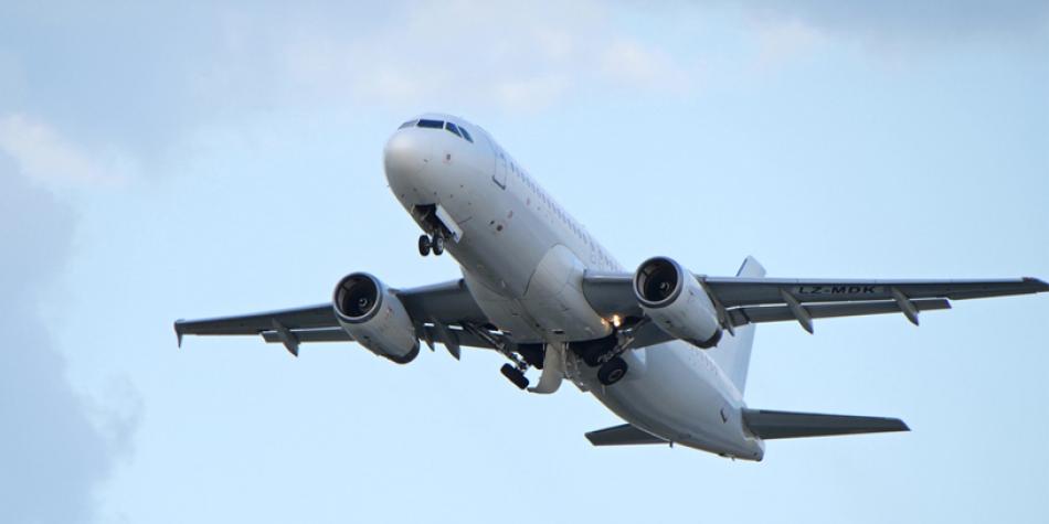 La DGAC informó que se habilitará una ventanilla especial para atención de los pasajeros de estos vuelos. (Foto Prensa Libre: Shutterstock)