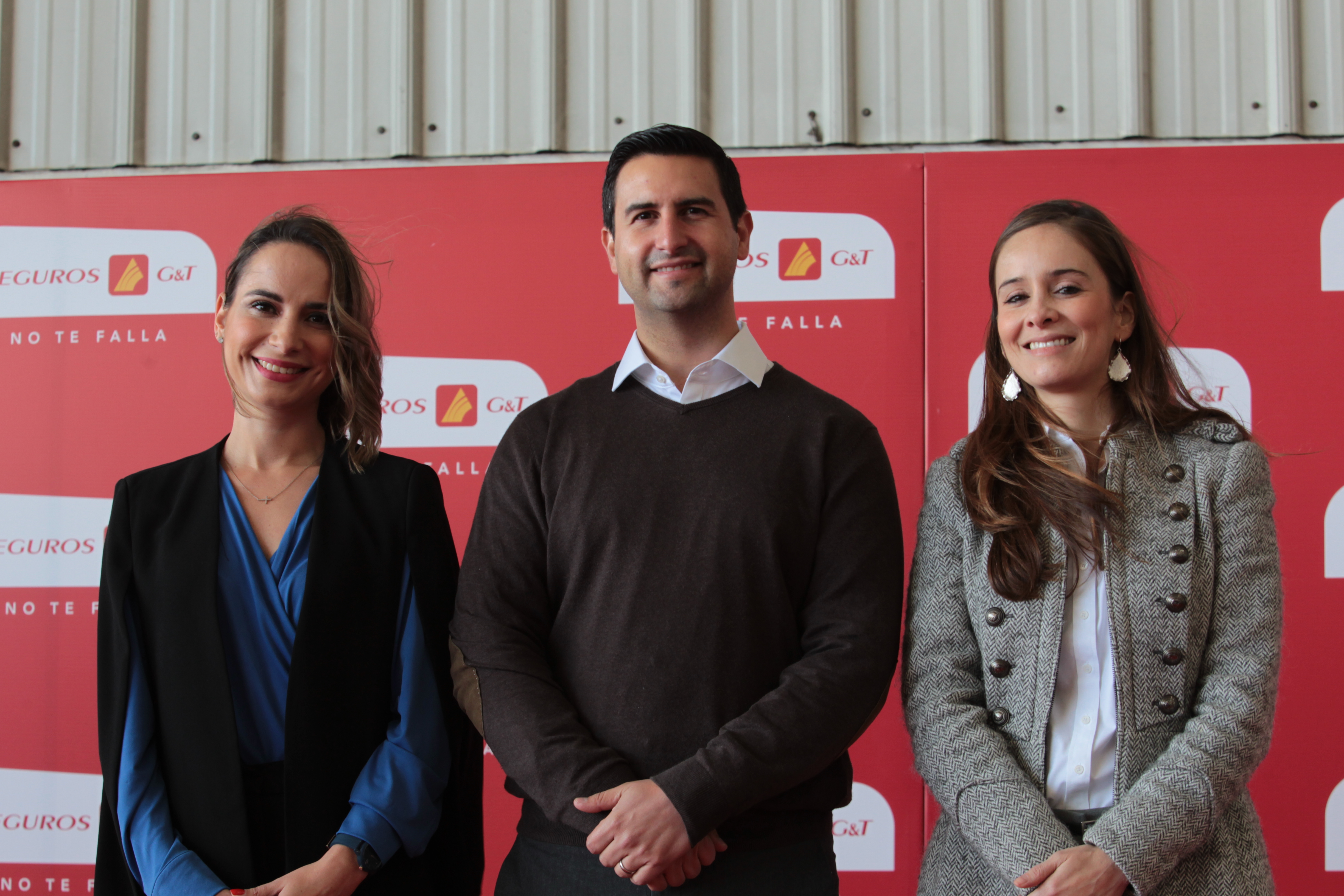 Melanie Leiva, directora de gastos médicos individual de Seguros G&T; Christian Nölck, vicepresidente senior de Seguros G&T, y Ana Paula López, directora de mercadeo de Seguros G&T, presentaron la nueva campaña. (Foto Prensa Libre: Norvin Mendoza)