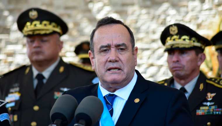 Guatemalan President and Army Commander in Chief Alejandro Giammattei speaks during a military ceremony in Guatemala City, on January 15, 2020. (Photo by ORLANDO ESTRADA / AFP)