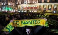 (FILES) In this file photograph taken on January 22, 2019, FC Nantes football club supporters gather in Nantes, western France, after it was announced that the plane Argentinian forward Emiliano Sala was flying on vanished during a flight from Nantes to Cardiff in Wales. - The death of Cardiff forward Emiliano Sala in a plane crash a year ago will be marked by his family on January 21, 2020, in "private, quiet contemplation of their loss", their lawyer said. The 28-year-old striker was killed when the small plane taking him to join the then Premier League side after being bought from French side Nantes for £15 million ($19.5 million, 17.6 million euros) crashed off the Channel island of Guernsey. (Photo by LOIC VENANCE / AFP)