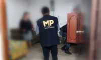 Autoridades participan en operativos para capturar a señalados de defraudación aduanera. (Foto Prensa Libre: MP).
