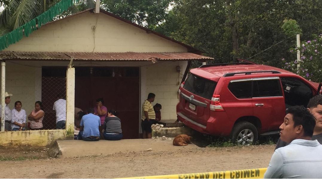 Lugar donde fue atacado a balazos Henry Levi Rodríguez Ramirez en Puerto Barrios, Izabal. (Foto Prensa Libe: Dony Stewart). 