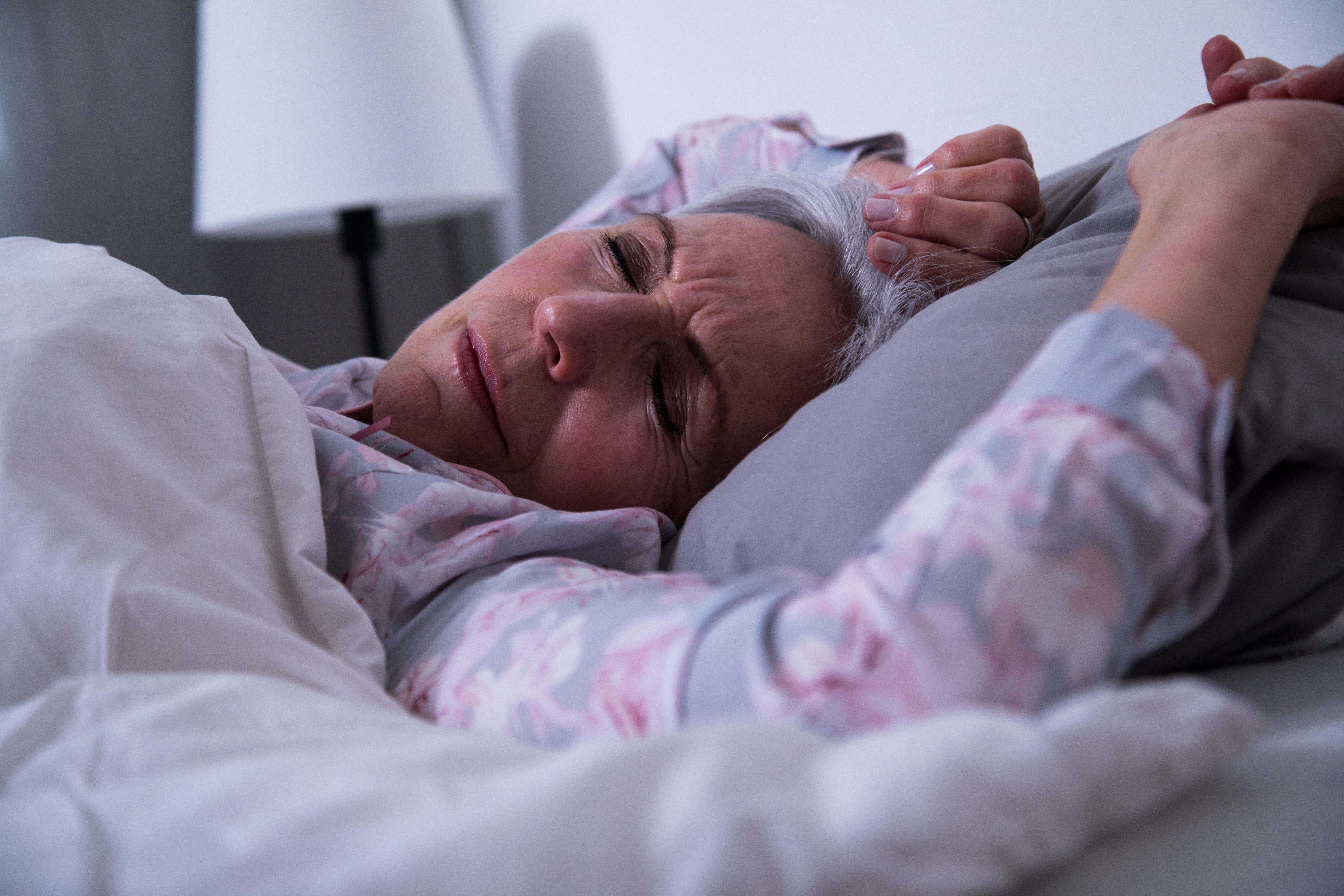 Los dolores crónicos o las enfermedades pueden disminuir la calidad del sueño. Foto: DPA