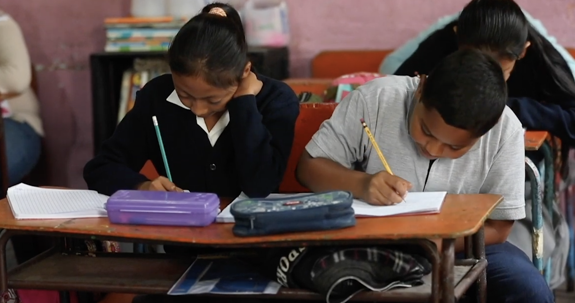 Los niños llevan una semana alejados de las aulas, como una medida para evitar la propagación del nuevo coronavirus. (Foto Prensa Libre: Hemeroteca PL)