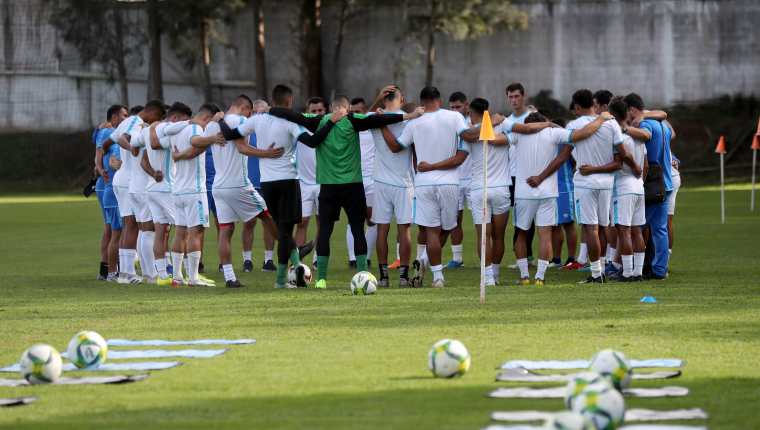 El equipo Azul y Blanco tendrá su primera prueba en el 2020 contra el combinado canalero. (Foto Prensa Libre: Hemeroteca PL)