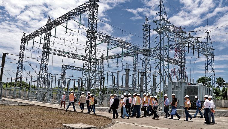 La venta y transporte de energía desde Guatemala hacia Centroamérica ha enfrentado varios obstáculos. (Foto, Prensa Libre: Hemeroteca PL). 
