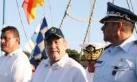 El presidente Alejandro Giammattei participa en el 61 aniversario de la Marina, donde denunció irregularidades en la Empresa Portuaria Quetzal. (Foto: Twitter/@DrGiammattei)