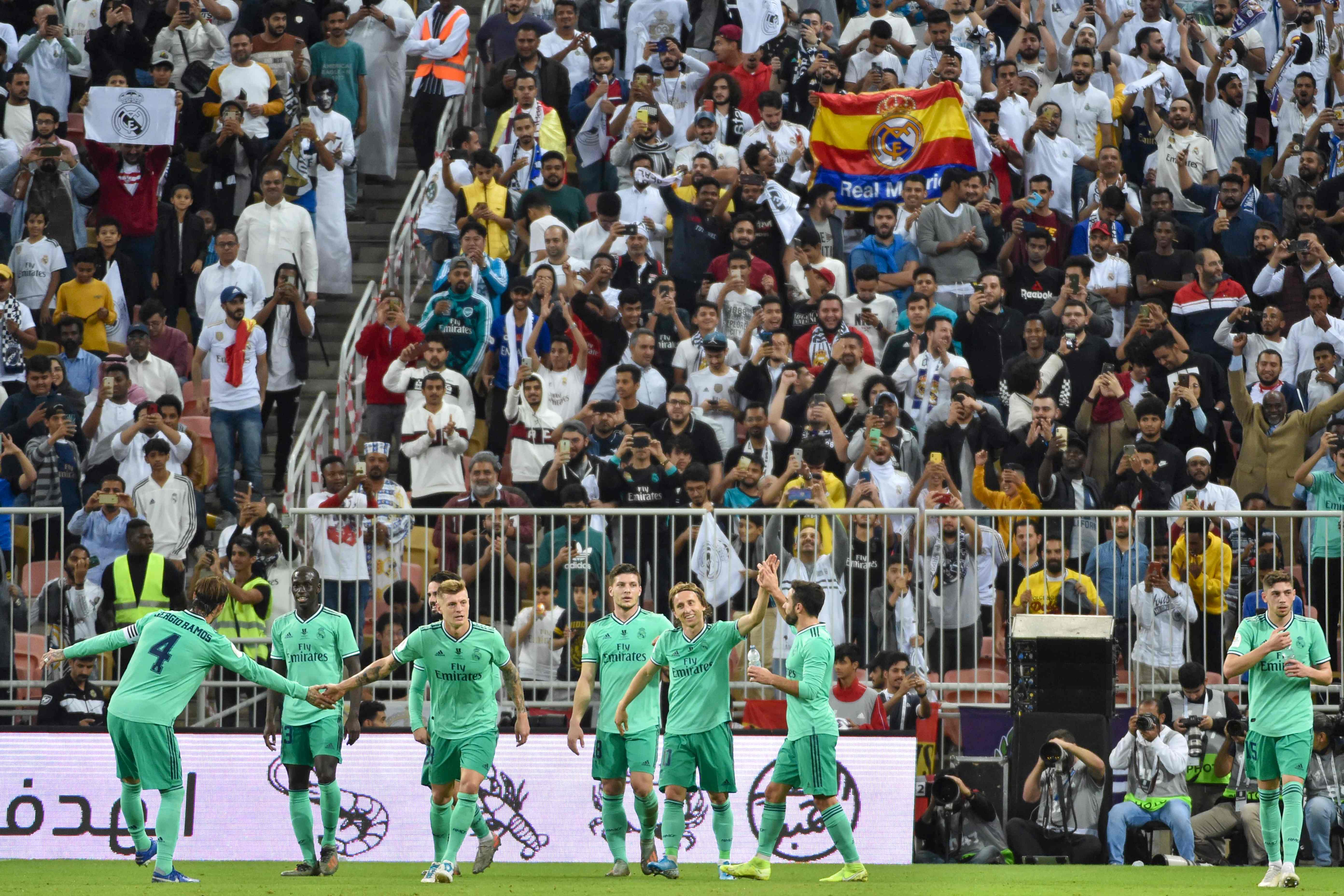 Los jugadores del Real Madrid festejaron el triunfo y el pase a la final. (Foto Prensa Libre: AFP)