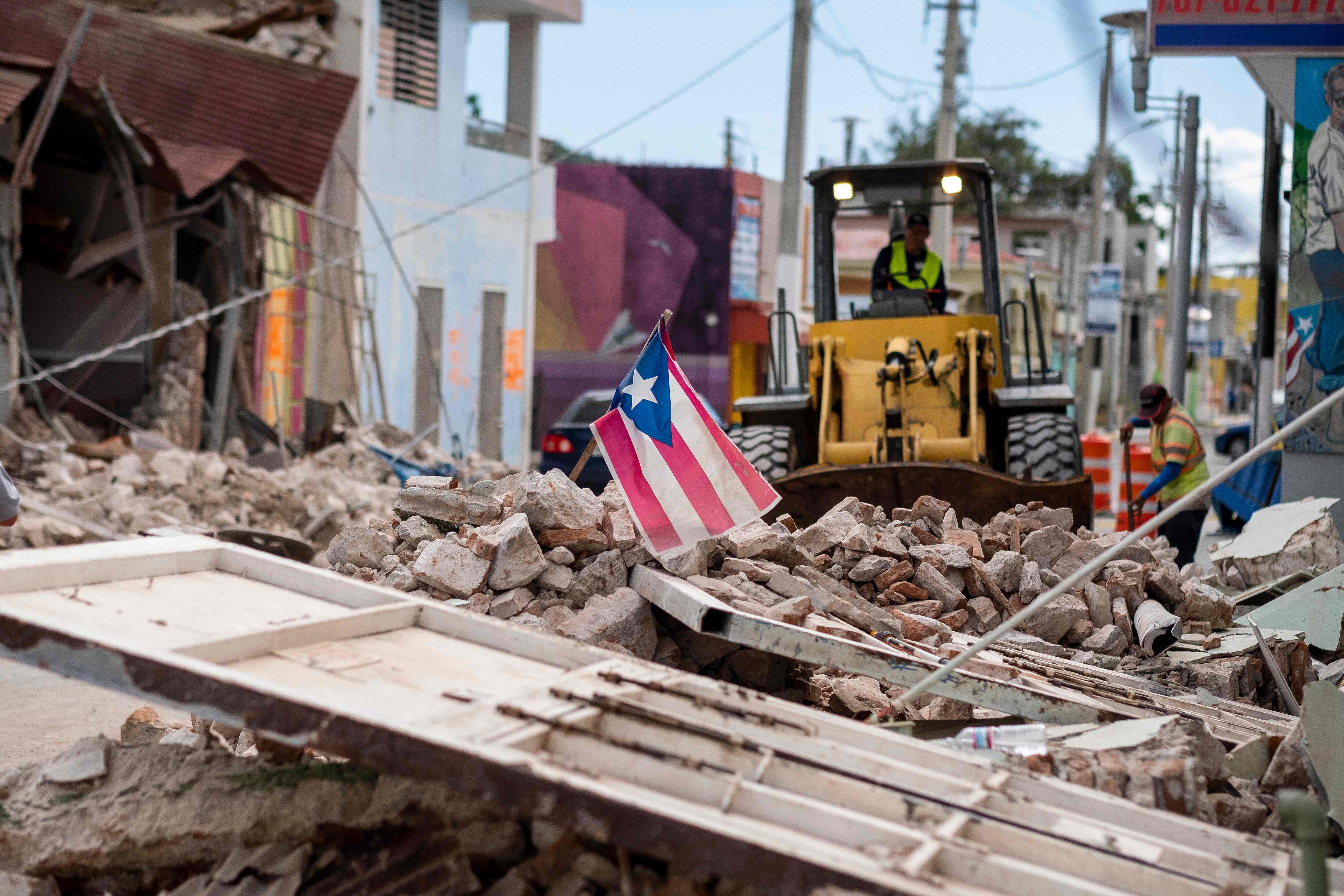 El terremoto de 6.4 grados del pasado 7 de enero causó daños en centenares de viviendas en Puerto Rico. (Foto Prensa Libre: AFP) 
