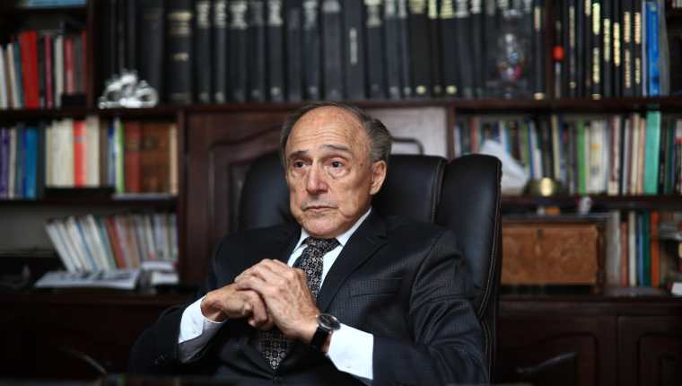 Hugo Maúl Figueroa fue magistrado de la  Corte Suprema de Justicia (1999-2004) y presidentede la misma (2000-2001)
(Foto Prensa Libre: Carlos Hernández)