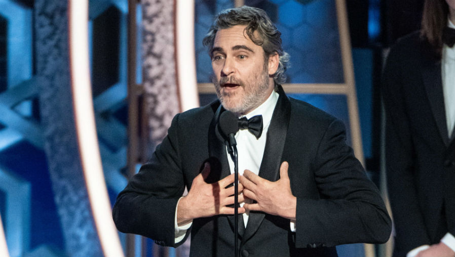 Joaquin Phoenix obtuvo el Globo de Oro a mejor actor de drama por “Joker”. (Foto Prensa Libre: AFP)

