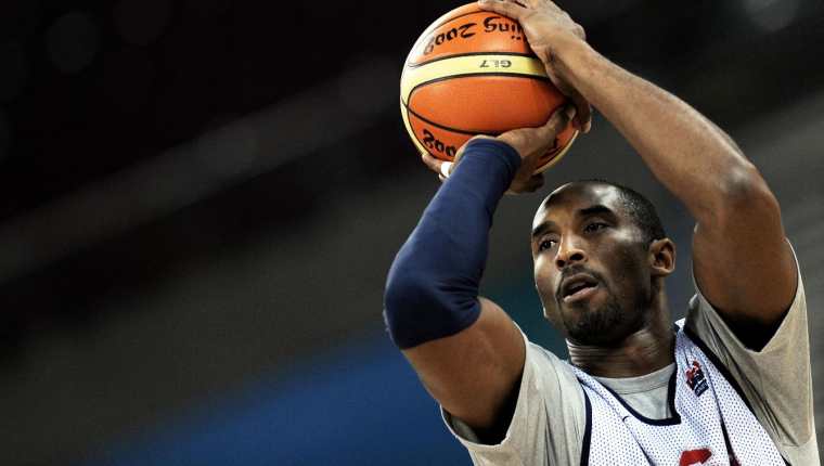 Kobe Bryant representó a la Selección de Estados Unidos de baloncesto en los Juegos Olímpicos de Pekín 2008. (Foto Prensa Libre: Hemerotecac PL)